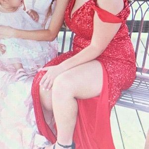 Beautiful Prom Dress paid $330, asking $100